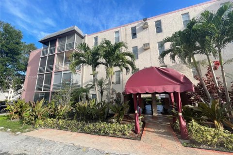 Copropriété à vendre à Lauderhill, Floride: 1 chambre, 68.28 m2 № 2075224 - photo 23