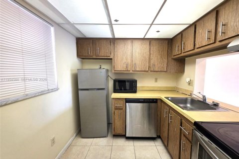 Copropriété à vendre à Lauderhill, Floride: 1 chambre, 68.28 m2 № 2075224 - photo 6