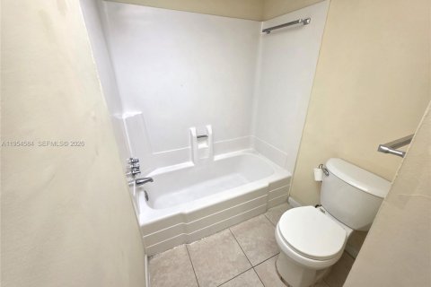 Copropriété à vendre à Lauderhill, Floride: 1 chambre, 68.28 m2 № 2075224 - photo 12