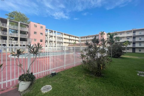 Copropriété à vendre à Lauderhill, Floride: 1 chambre, 68.28 m2 № 2075224 - photo 20