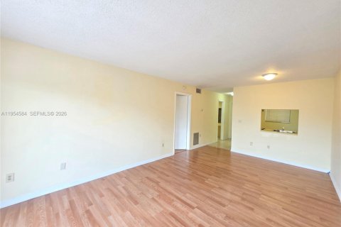Copropriété à vendre à Lauderhill, Floride: 1 chambre, 68.28 m2 № 2075224 - photo 3