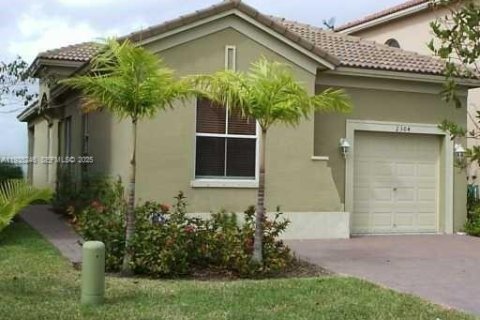 Villa ou maison à louer à Homestead, Floride: 3 chambres, 132.48 m2 № 2035871 - photo 3