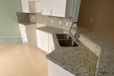 Villa ou maison à louer à Homestead, Floride: 3 chambres, 132.48 m2 № 2035871 - photo 6