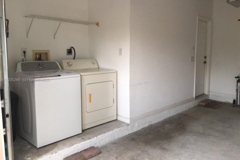 Villa ou maison à louer à Homestead, Floride: 3 chambres, 132.48 m2 № 2035871 - photo 8