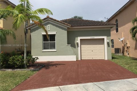 Villa ou maison à louer à Homestead, Floride: 3 chambres, 132.48 m2 № 2035871 - photo 4