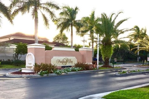 Villa ou maison à louer à Homestead, Floride: 3 chambres, 132.48 m2 № 2035871 - photo 2