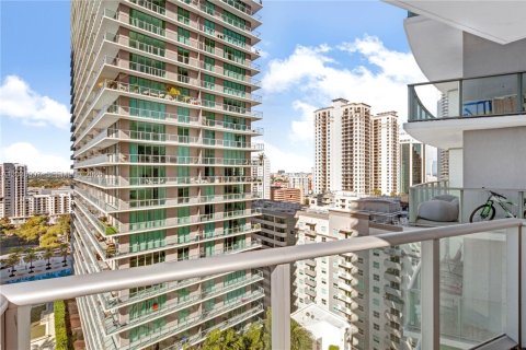 Condominio en alquiler en Miami, Florida, 2 dormitorios, 85.56 m2 № 2085590 - foto 14