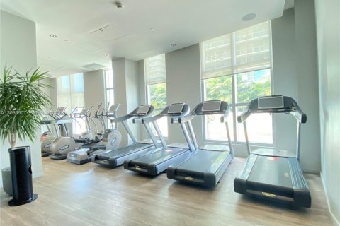 Condominio en alquiler en Miami, Florida, 2 dormitorios, 85.56 m2 № 2085590 - foto 19