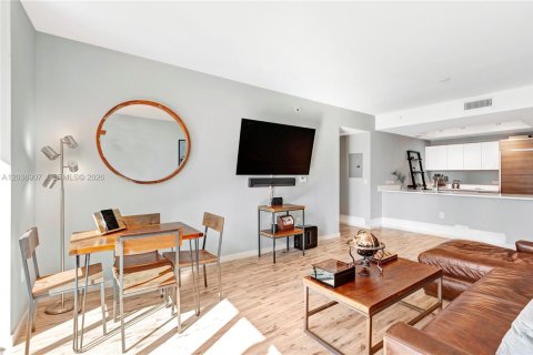Condominio en alquiler en Miami, Florida, 2 dormitorios, 85.56 m2 № 2085590 - foto 7
