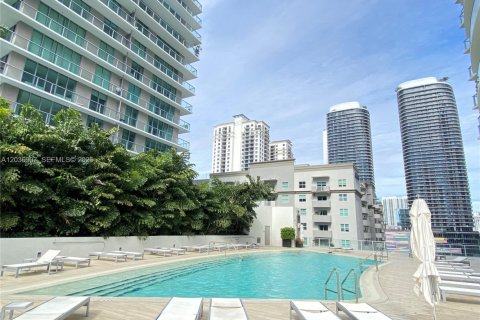 Condominio en alquiler en Miami, Florida, 2 dormitorios, 85.56 m2 № 2085590 - foto 17