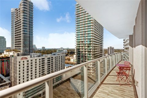 Condominio en Miami, Florida, 2 dormitorios  № 2085590