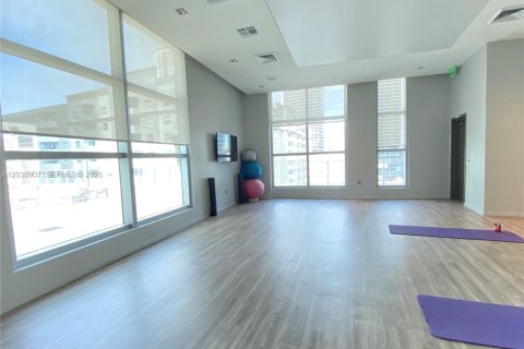 Condominio en alquiler en Miami, Florida, 2 dormitorios, 85.56 m2 № 2085590 - foto 20