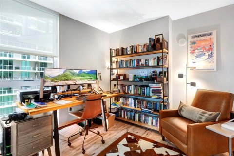 Condominio en alquiler en Miami, Florida, 2 dormitorios, 85.56 m2 № 2085590 - foto 12