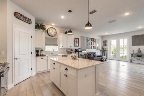 Villa ou maison à vendre à New Smyrna Beach, Floride: 4 chambres, 217.21 m2 № 2402929 - photo 9