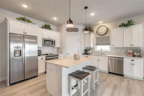 Villa ou maison à vendre à New Smyrna Beach, Floride: 4 chambres, 217.21 m2 № 2402929 - photo 8