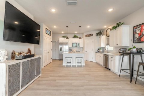 Villa ou maison à vendre à New Smyrna Beach, Floride: 4 chambres, 217.21 m2 № 2402929 - photo 5
