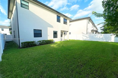 House in Miramar, Florida 4 bedrooms, 266.91 sq.m. № 1879002 - photo 21