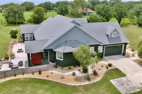 Villa ou maison à Dade City, Floride 3 chambres, 303.42 m2 № 2134337