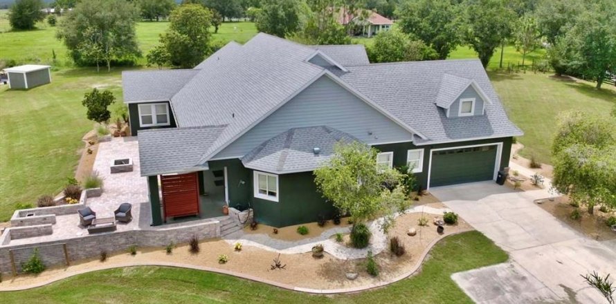 Villa ou maison à Dade City, Floride 3 chambres, 303.42 m2 № 2134337