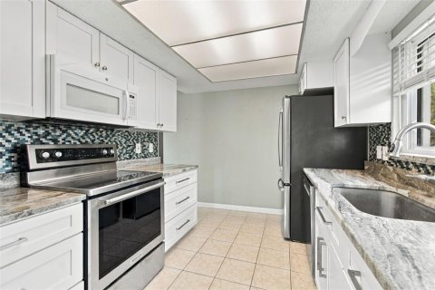 Villa ou maison à vendre à New Port Richey, Floride: 3 chambres, 158.03 m2 № 2395643 - photo 9