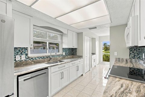 Villa ou maison à vendre à New Port Richey, Floride: 3 chambres, 158.03 m2 № 2395643 - photo 11