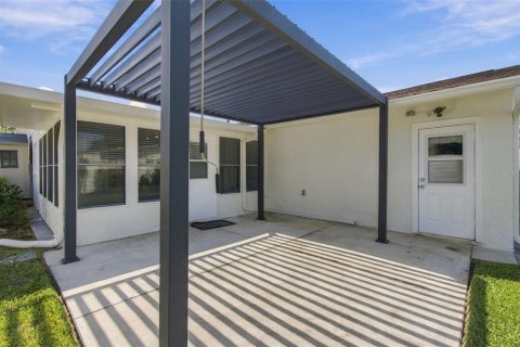 Villa ou maison à vendre à New Port Richey, Floride: 3 chambres, 158.03 m2 № 2395643 - photo 28