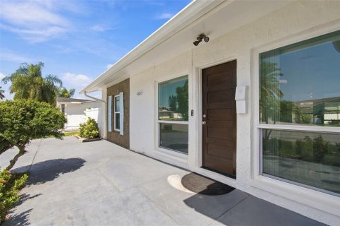Villa ou maison à vendre à New Port Richey, Floride: 3 chambres, 158.03 m2 № 2395643 - photo 5