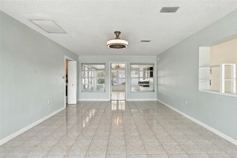 Villa ou maison à vendre à New Port Richey, Floride: 3 chambres, 158.03 m2 № 2395643 - photo 7