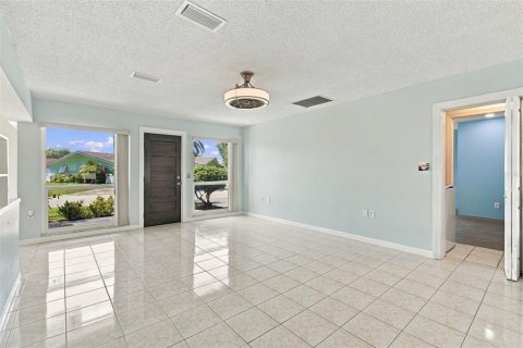 Villa ou maison à vendre à New Port Richey, Floride: 3 chambres, 158.03 m2 № 2395643 - photo 8