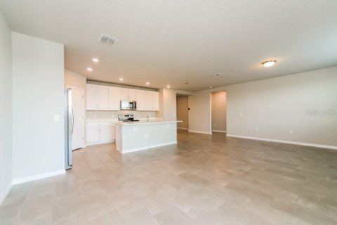 Casa en alquiler en Auburndale, Florida, 4 dormitorios, 167.41 m2 № 2100082 - foto 5