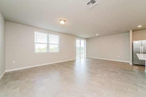 Casa en alquiler en Auburndale, Florida, 4 dormitorios, 167.41 m2 № 2100082 - foto 3