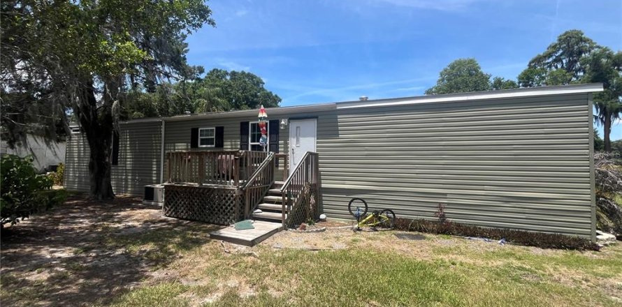 Apartment in Land O' Lakes, Florida 3 bedrooms, 89.19 sq.m. № 2233920