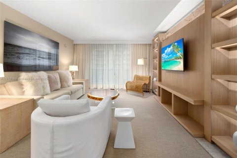 Condo in Miami Beach, Florida, 1 bedroom  № 2022969 - photo 5