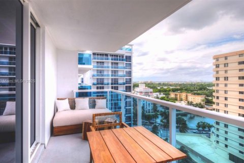 Condo in Miami Beach, Florida, 1 bedroom  № 2022969 - photo 9