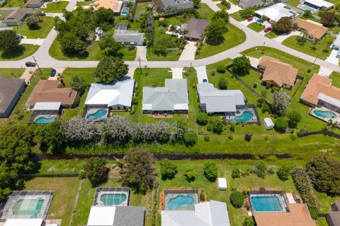 Villa ou maison à vendre à Port St. Lucie, Floride: 3 chambres, 199.65 m2 № 2188526 - photo 9