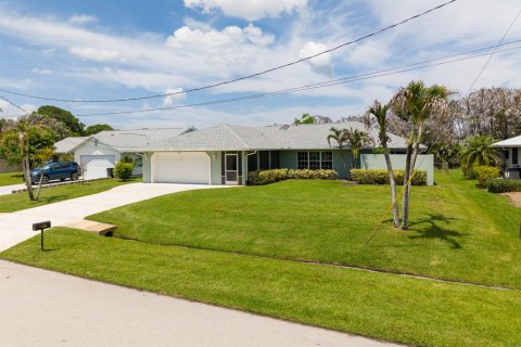 Villa ou maison à vendre à Port St. Lucie, Floride: 3 chambres, 199.65 m2 № 2188526 - photo 18