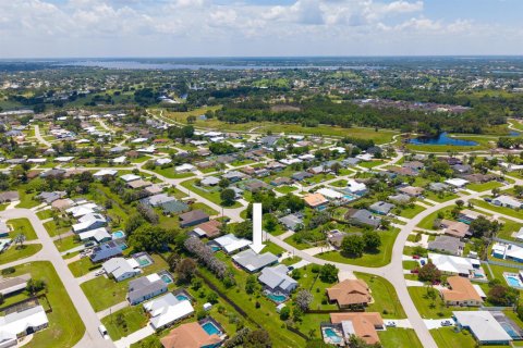 Villa ou maison à vendre à Port St. Lucie, Floride: 3 chambres, 199.65 m2 № 2188526 - photo 11