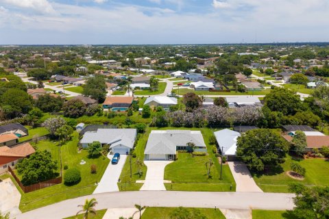 Villa ou maison à vendre à Port St. Lucie, Floride: 3 chambres, 199.65 m2 № 2188526 - photo 4