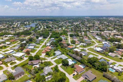 Villa ou maison à vendre à Port St. Lucie, Floride: 3 chambres, 199.65 m2 № 2188526 - photo 8