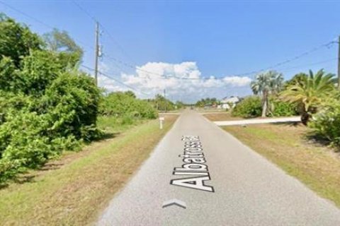 Terreno en venta en Rotonda, Florida № 2165162 - foto 3