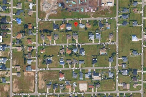 Propiedad comercial en Cape Coral, Florida № 2079341