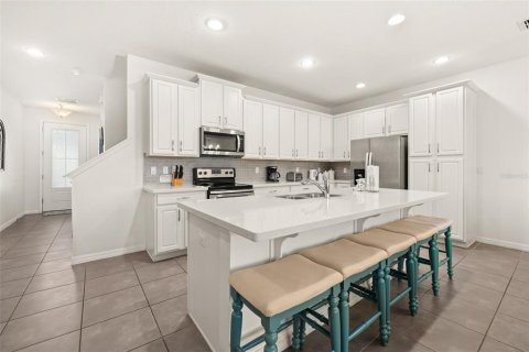 Touwnhouse à vendre à Kissimmee, Floride: 5 chambres, 213.12 m2 № 2224531 - photo 7