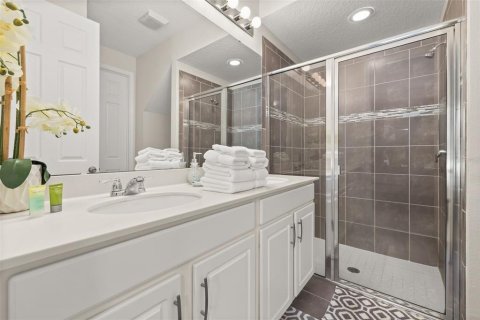 Touwnhouse à vendre à Kissimmee, Floride: 5 chambres, 213.12 m2 № 2224531 - photo 4