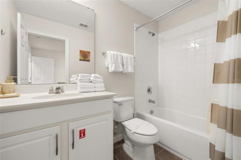 Touwnhouse à vendre à Kissimmee, Floride: 5 chambres, 213.12 m2 № 2224531 - photo 17