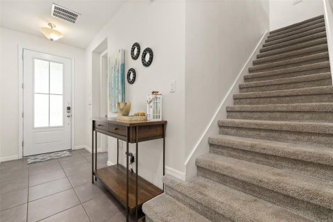 Touwnhouse à vendre à Kissimmee, Floride: 5 chambres, 213.12 m2 № 2224531 - photo 11