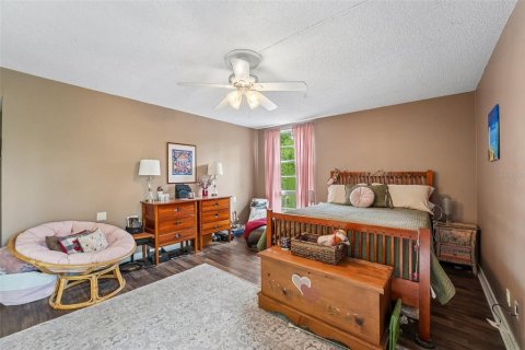Condo in Gainesville, Florida, 1 bedroom № 2196773 - photo 22