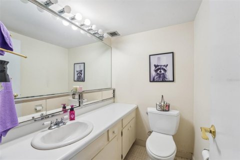 Condo in Gainesville, Florida, 1 bedroom № 2196773 - photo 18
