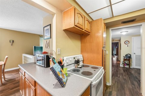 Condo in Gainesville, Florida, 1 bedroom № 2196773 - photo 14