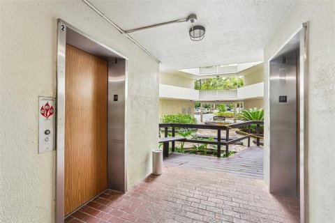 Condo in Gainesville, Florida, 1 bedroom № 2196773 - photo 5