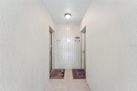Condo in Gainesville, Florida, 1 bedroom № 2196773 - photo 4